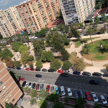 Habitación con cama individual, piso compartido en Avenida Blasco Ibáñez Valência Exterior foto