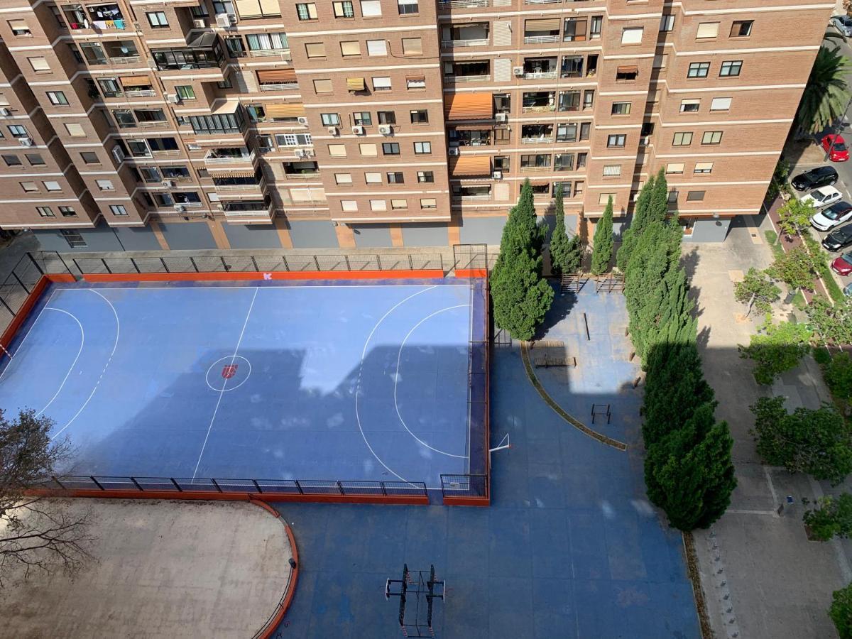 Habitación con cama individual, piso compartido en Avenida Blasco Ibáñez Valência Exterior foto