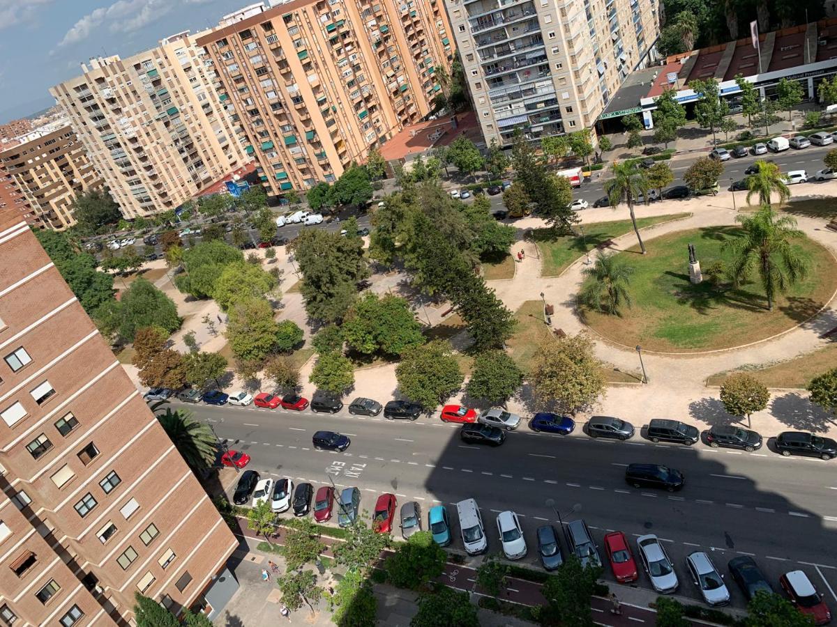 Habitación con cama individual, piso compartido en Avenida Blasco Ibáñez Valência Exterior foto