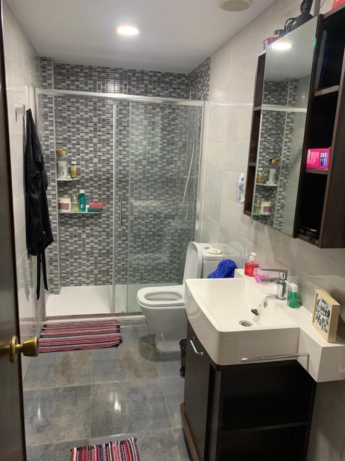 Habitación con cama individual, piso compartido en Avenida Blasco Ibáñez Valência Exterior foto
