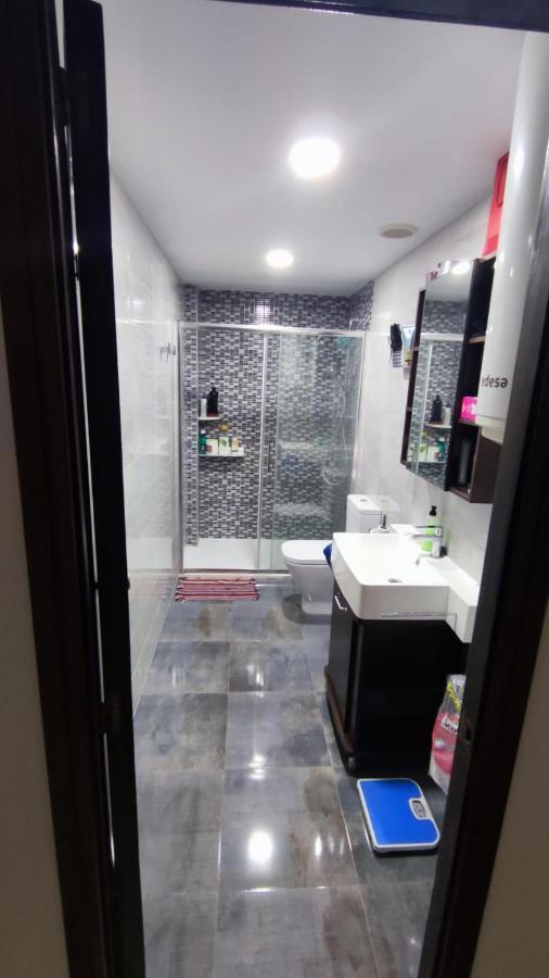Habitación con cama individual, piso compartido en Avenida Blasco Ibáñez Valência Exterior foto
